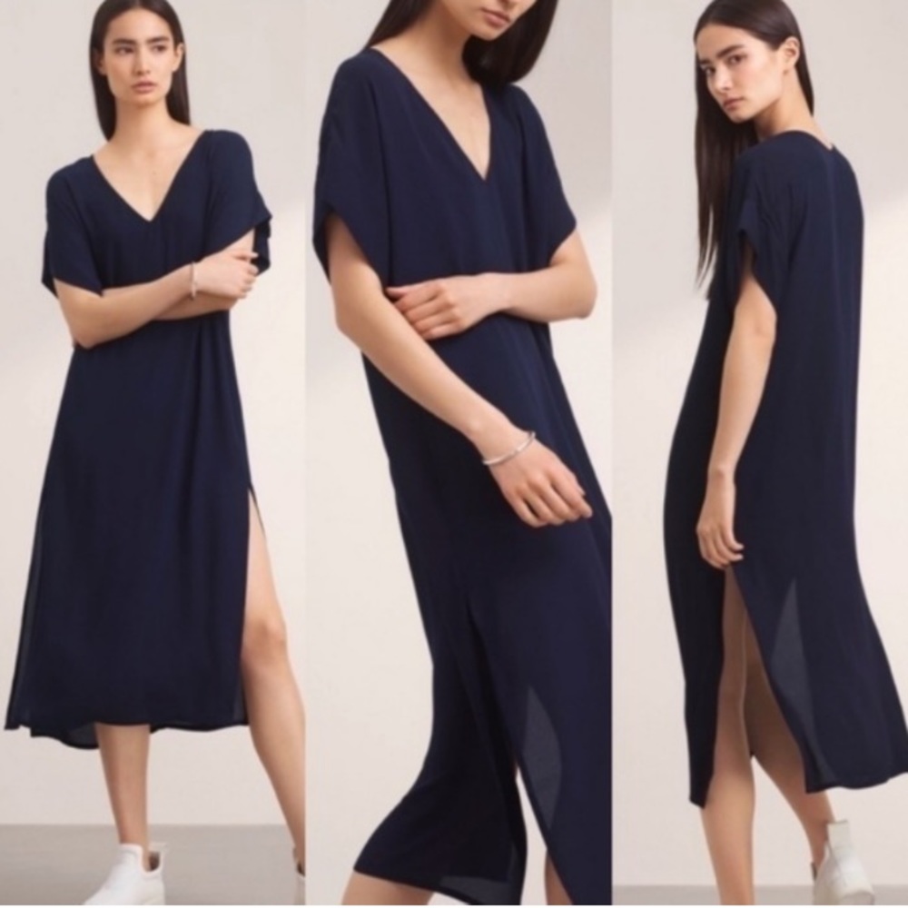 Aritzia Babaton Navy V-Neck Jessie Dress Size XXS